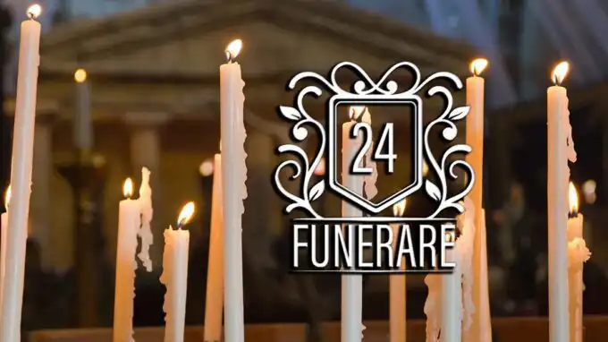 Lumanari aprinse la parastasul de 7 ani.